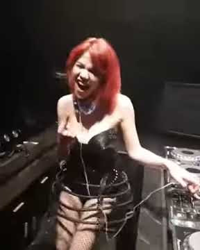 Dj butterfly - melorot dadanya keliatan(12)