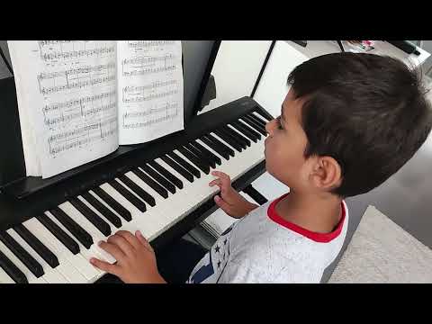 پیانو نواز قطعه قوبانین آغ الماسی چهل آهنگ