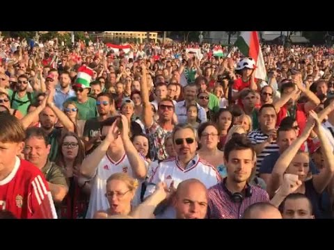 Videó: A Chicago étterem A Clemson Labdarúgó-válogatott Kezelésére Szolgál