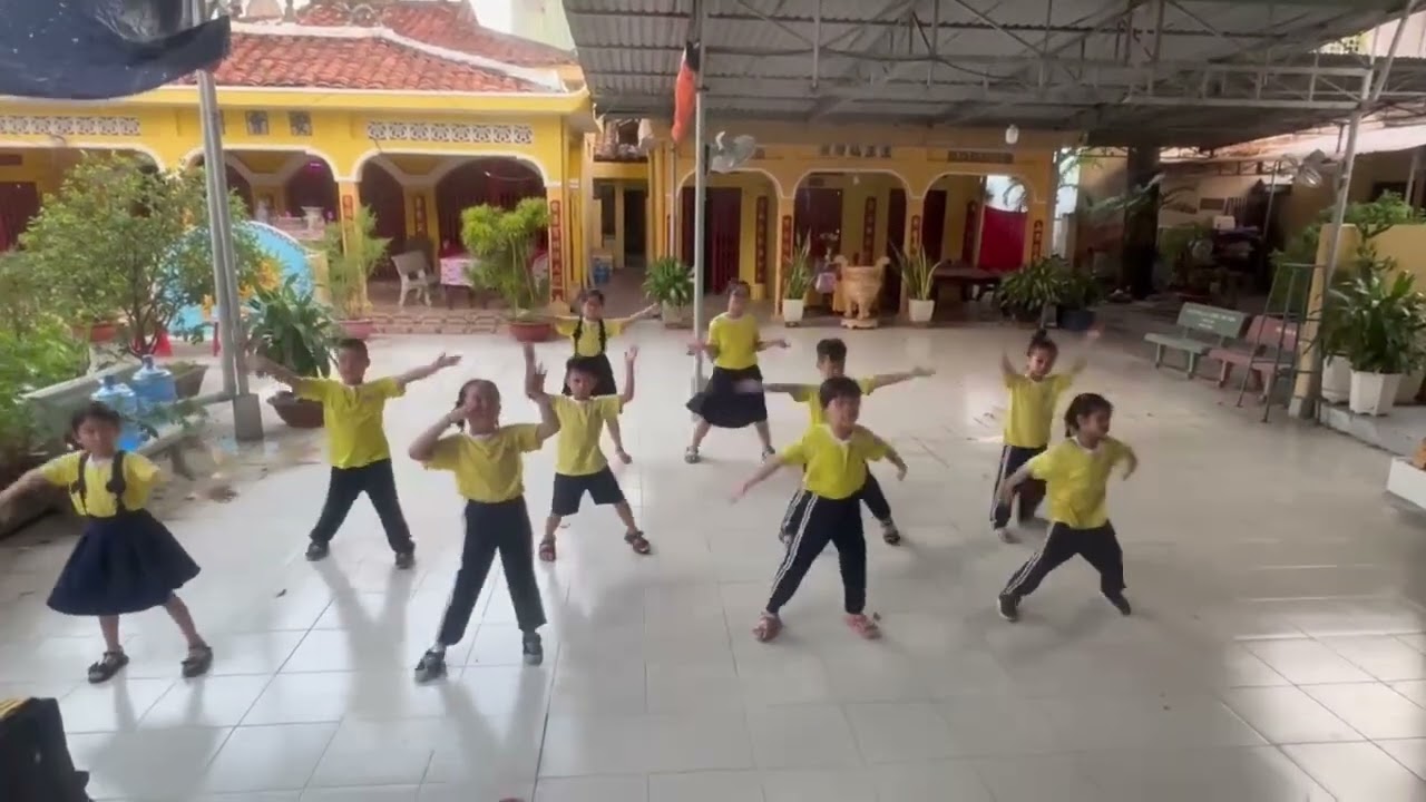 mây tập múa 210924