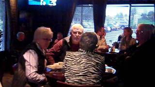 Busy Bar! Owego Grill - Wilsonville, Oregon (11/4/11)