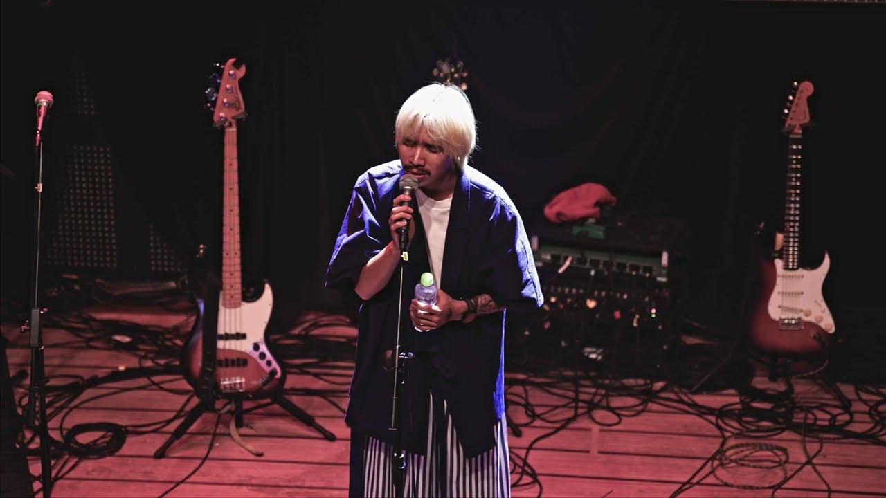 Chỉ Một Câu (Live in Saigon)