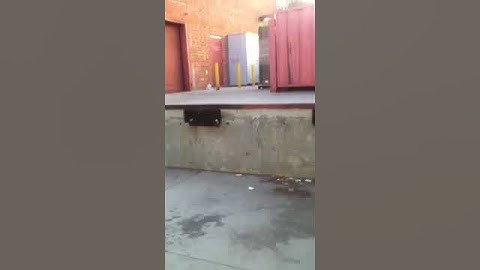 Tre flip off loading dock