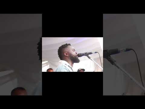 KELVIN O AMAYO.-live on stage 