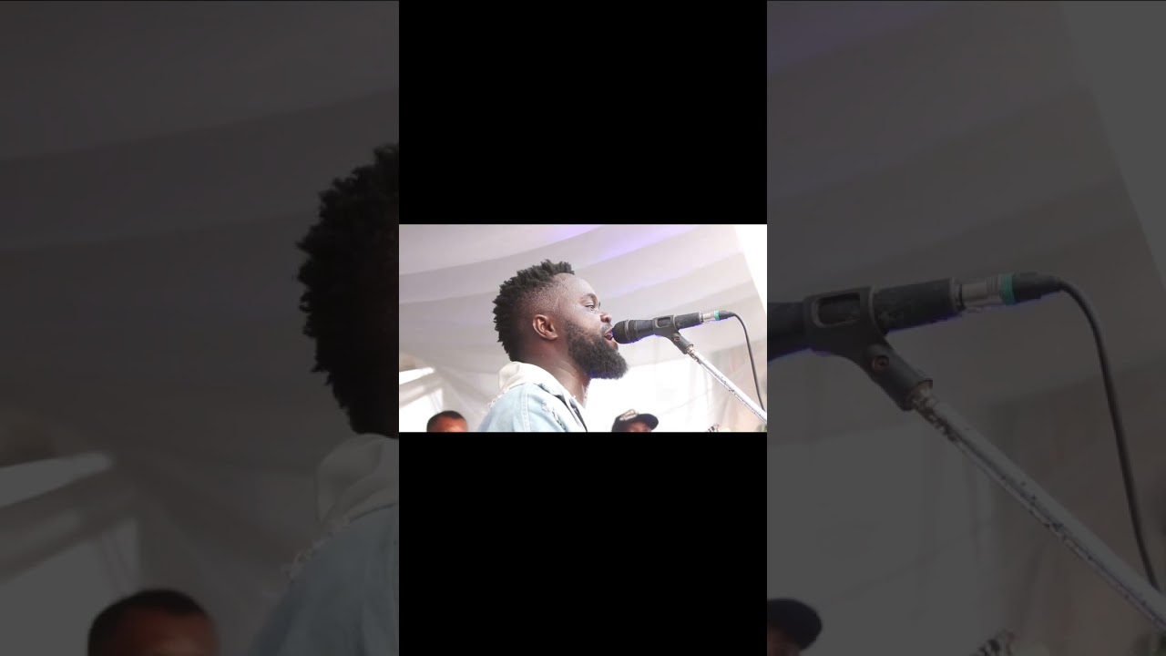 KELVIN O AMAYO.-live on stage 