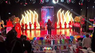 23 Nisan Kutlama Programımız İşaret Di̇li̇ Eşli̇ği̇nde İsti̇klal Marşi