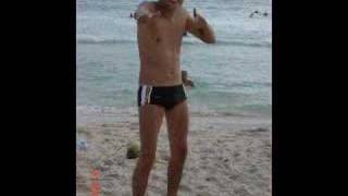 O Japa Dançando Na Praia