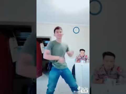 Polisi Ganteng'  lipsing lagu india