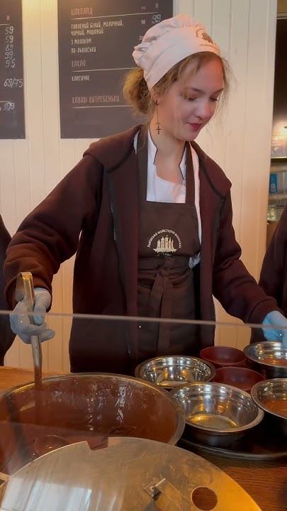 Девушка и шоколад - YouTube