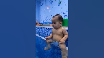 Thumbnail of Yang Yueling Le En Water Education Baby Swimming