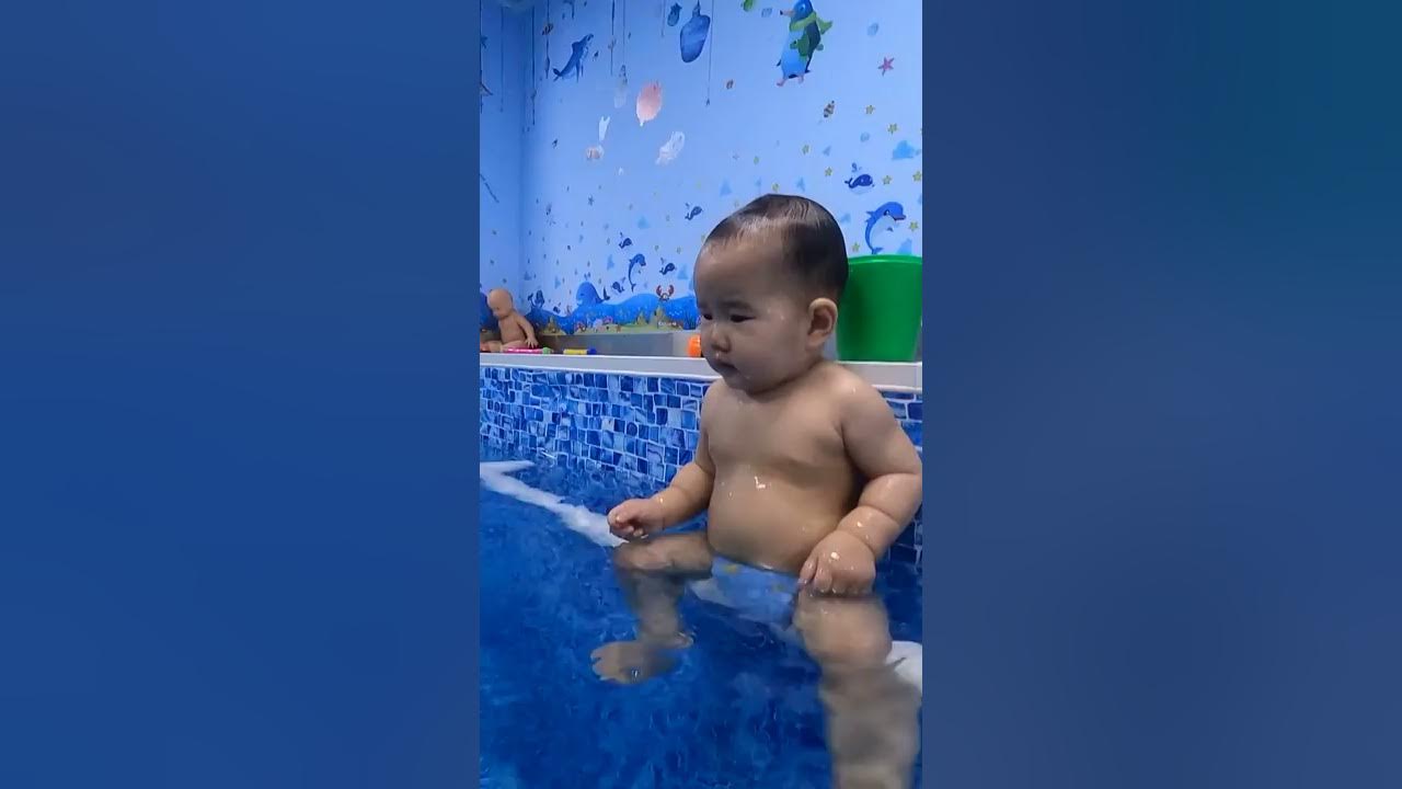 Yang Yueling Le En Water Education Baby Swimming