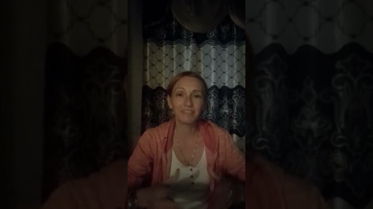 Urmează să vină spre tine, dar este temător, oare de ce? Hmmm, relație de trio 😁