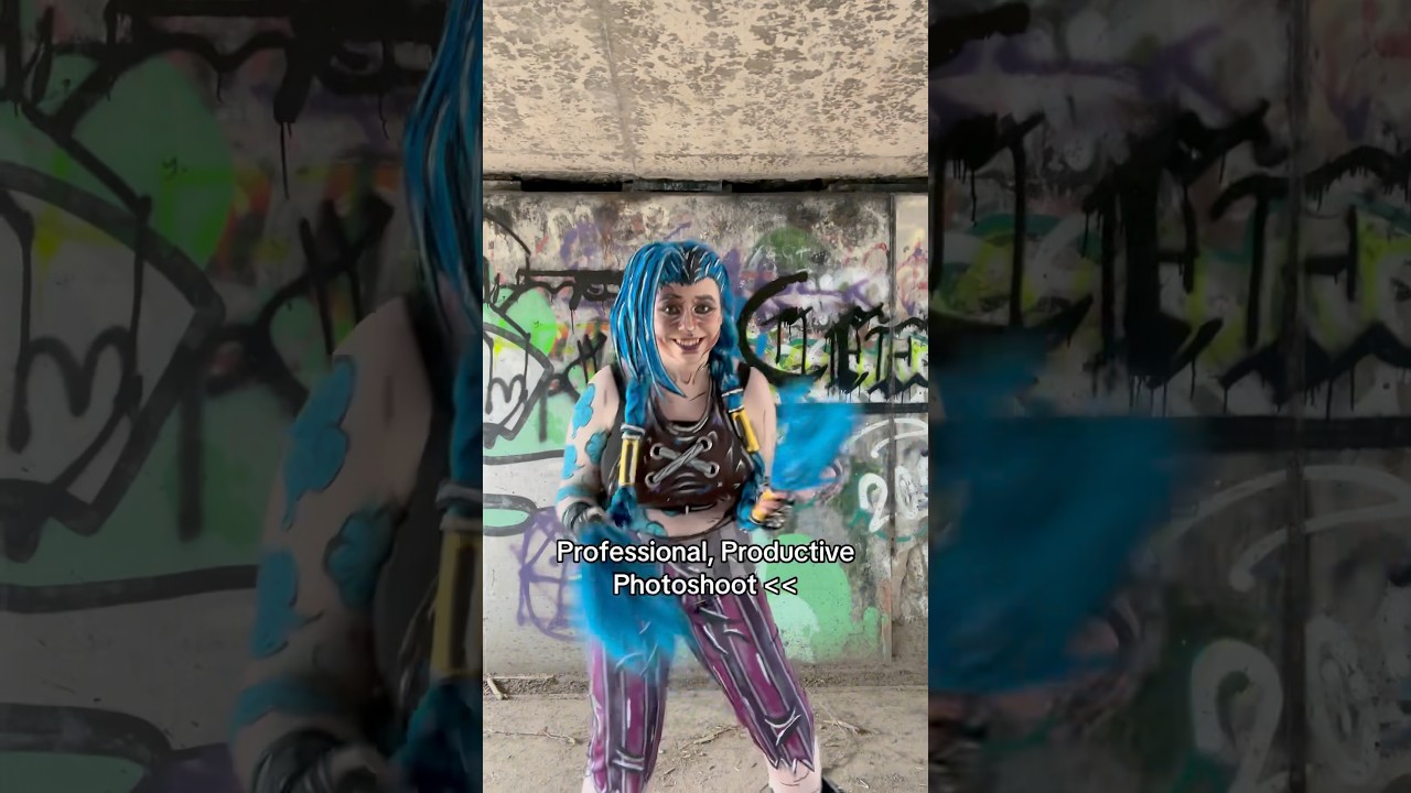 Crazy gurrrl 🤪 #arcane #arcanecosplay #jinx #jinxcosplay #jinxmakeup #arcanememes #memes #cosplayer