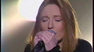 PORTISHEAD - Glory box - LIVE TV