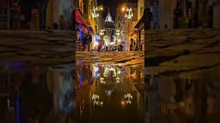 Galata Kulesi In Yagmur Suyuna Yansimasi