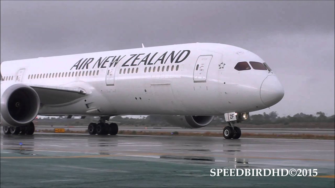 Air New Zealand Boeing 787-9 [ZK-NZF] Landing and Taxi at LAX