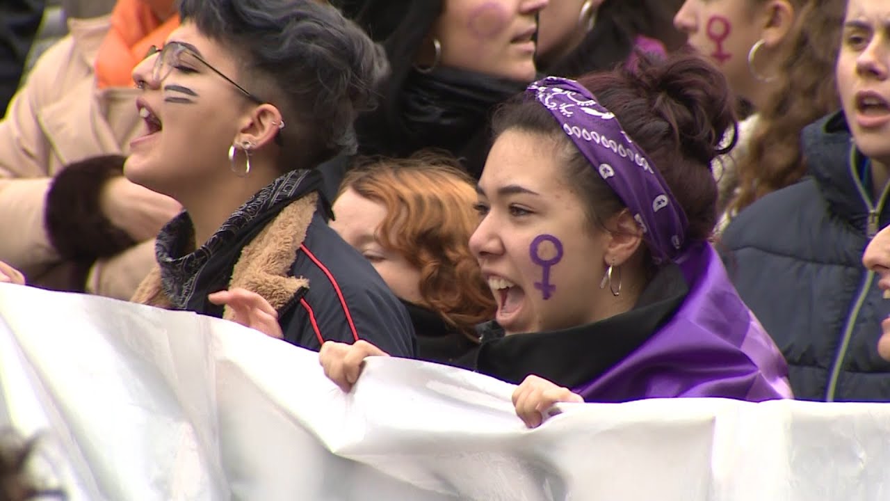 Miles de mujeres salen a la calle en el Día Internacional contra la ...