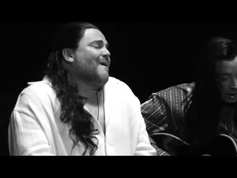 jimmy-fallon-&-jack-black-recreate-"more-than-words"-music-video