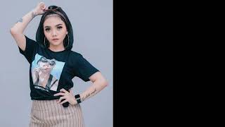 Syahiba Saufa Bunga (KARAOKE)