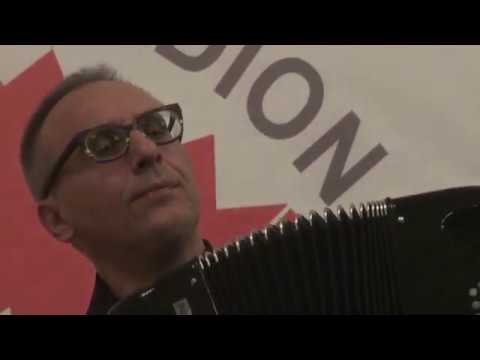 Видео: Massimiliano Pitocco (Italy) plays russian song by B.Mokrousov