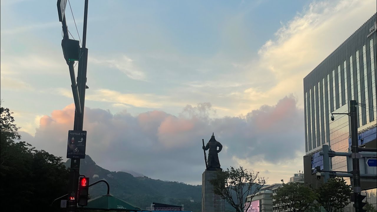 종로 토박이의 종로 나들이_Vlog | 속눈썹펌, 톤그로 메이크업, 스킨케어 제품 바꿈, 홍대도 갔다네, 영화 '어글리 시스터' 감상평