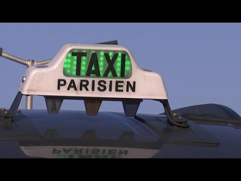 Vidéo: Prendre un taxi vers et depuis les aéroports de Paris : quelques conseils