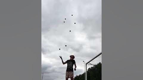 8 ball juggling tricks)