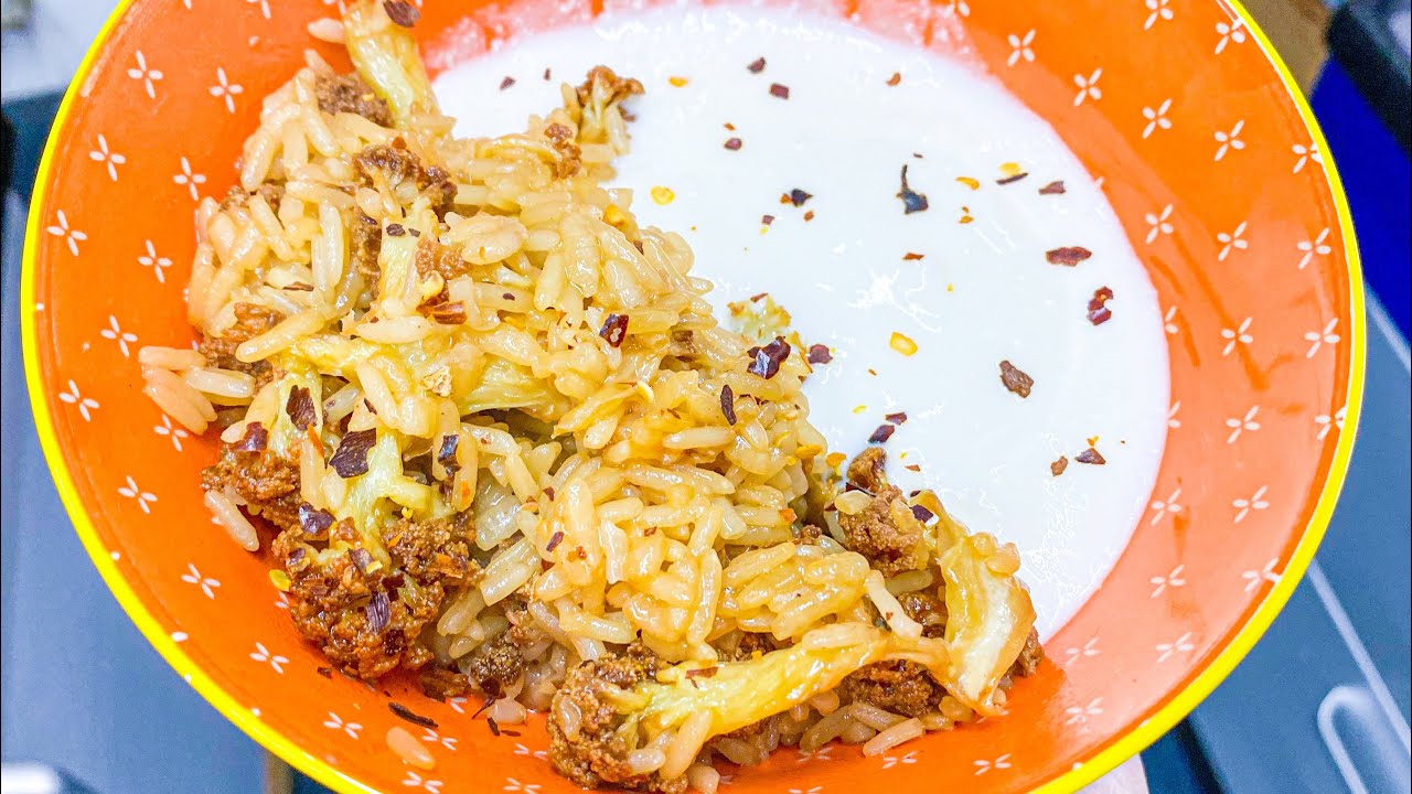 "Rezz b Arnabeet" RICE and CAULIFLOWER, a Traditional Lebanese