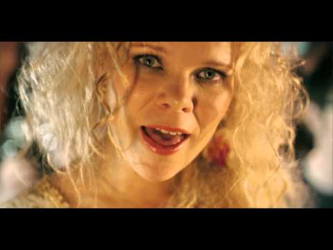 Kristin Minde - The World Is At Your Feet (Official Music video) dir. Ola Martin Fjeld (2011)