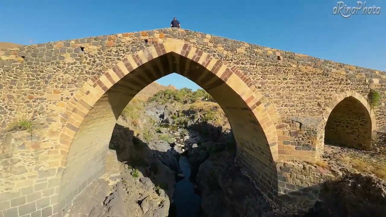 Il Ponte dei Saraceni ad Adrano (CT) in FPV - Cinematic Drone