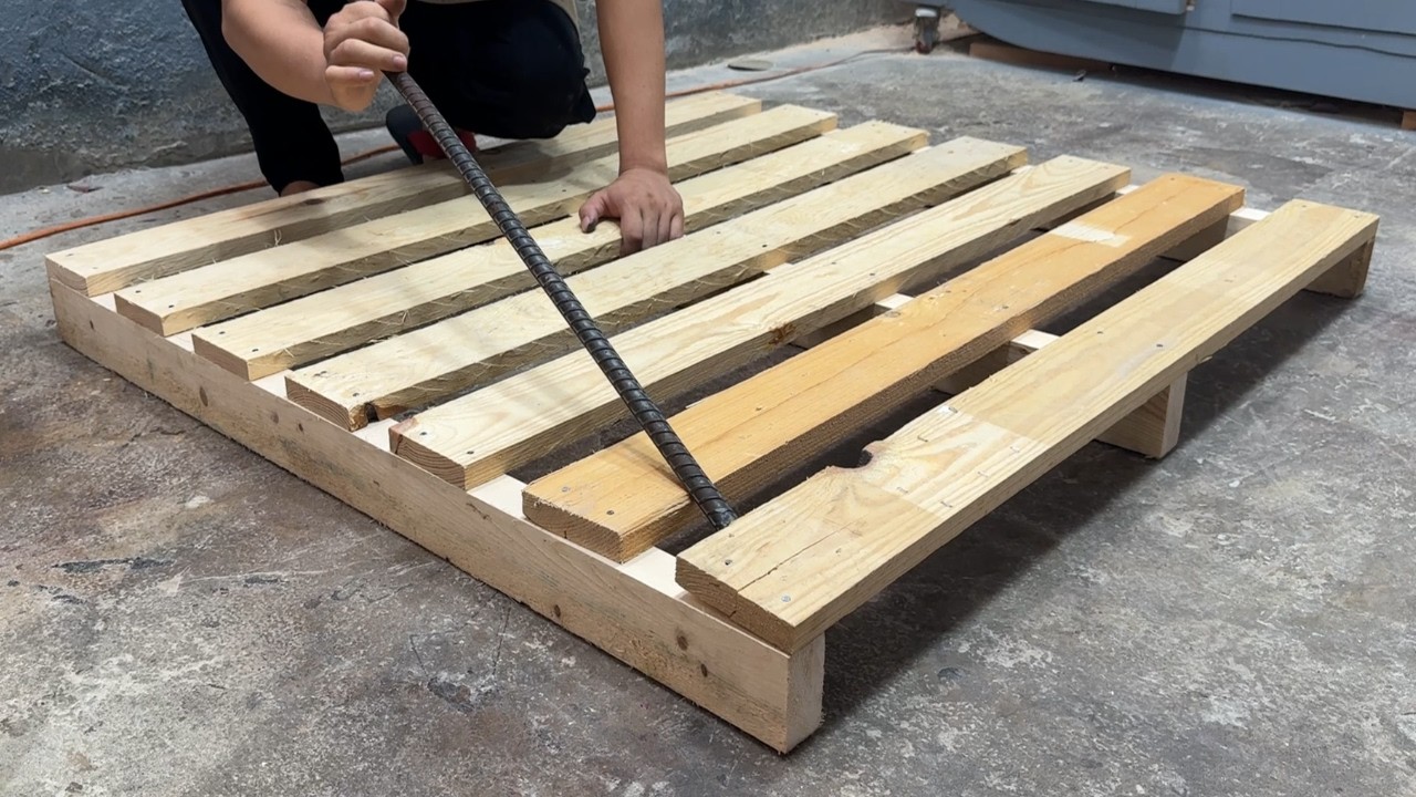 Crazy Pallet Idea or Pure Genius? // Nobody Expected This From Old Pallets