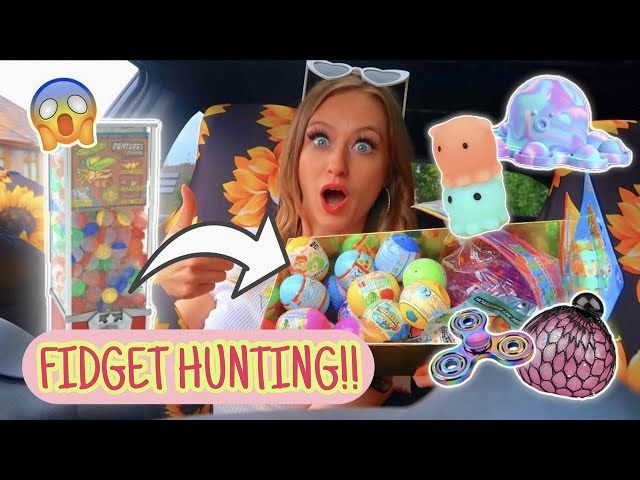 FIDGET HUNTING AT VENDING MACHINES AND SECRET STORES!!😱🤫 *I FOUND RARE GOLD FIDGETS!!*✨😍 class=