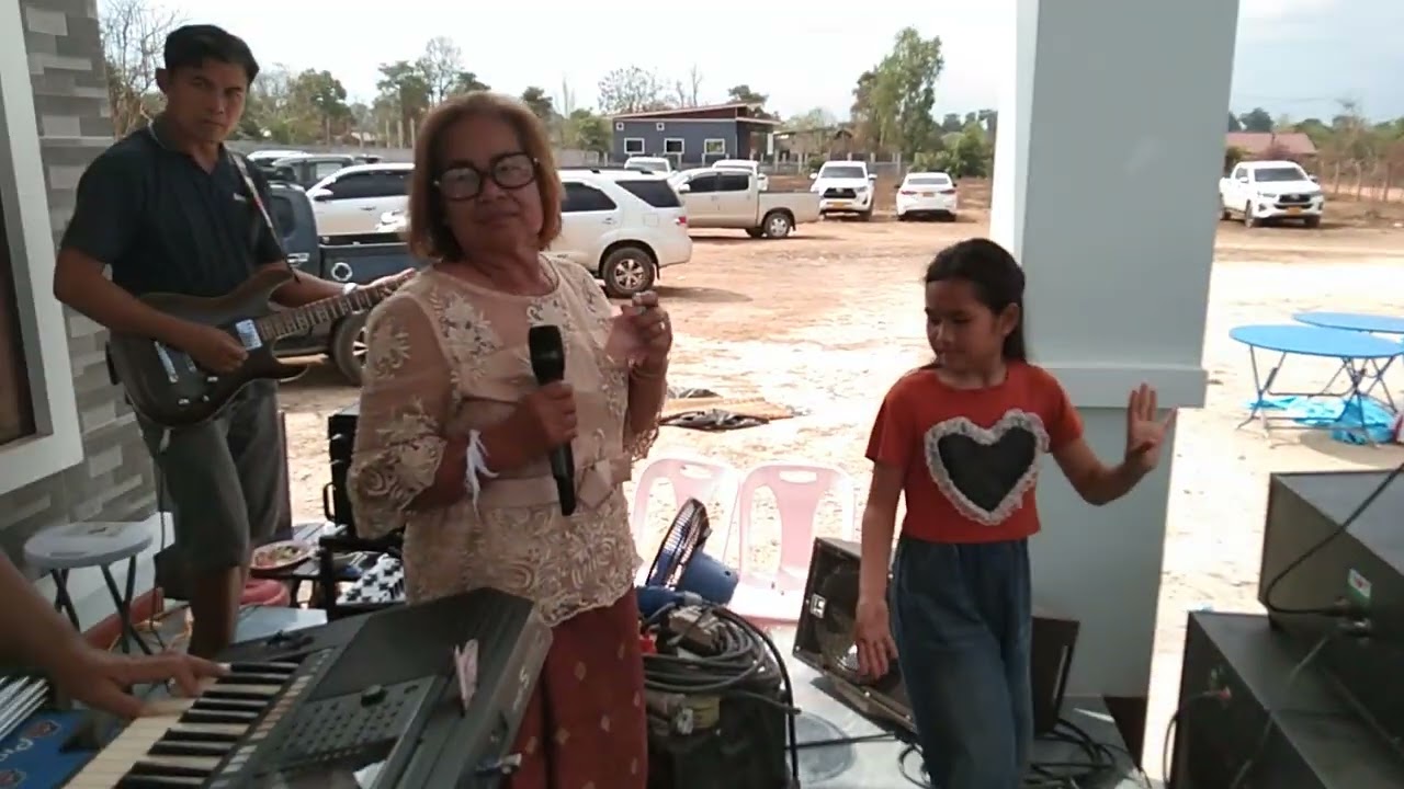 ຜົວເຜີ ເຈີດັນ