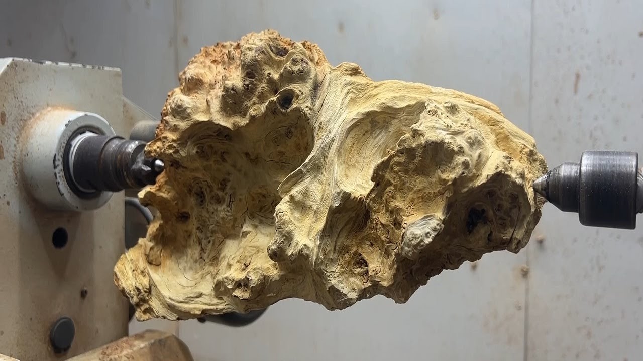 Shocking! Ugly Wood Turned Into Art -  A Perfect Project Between Recycled Wood and EPOXY Glue