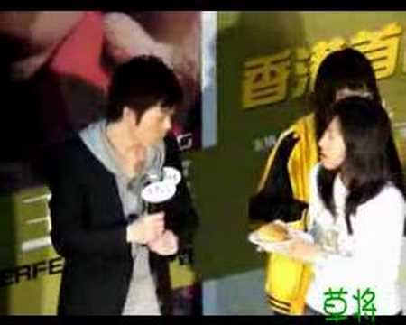 王櫟鑫 王栎鑫 200800303 香港德福广场 签唱 吃小吃