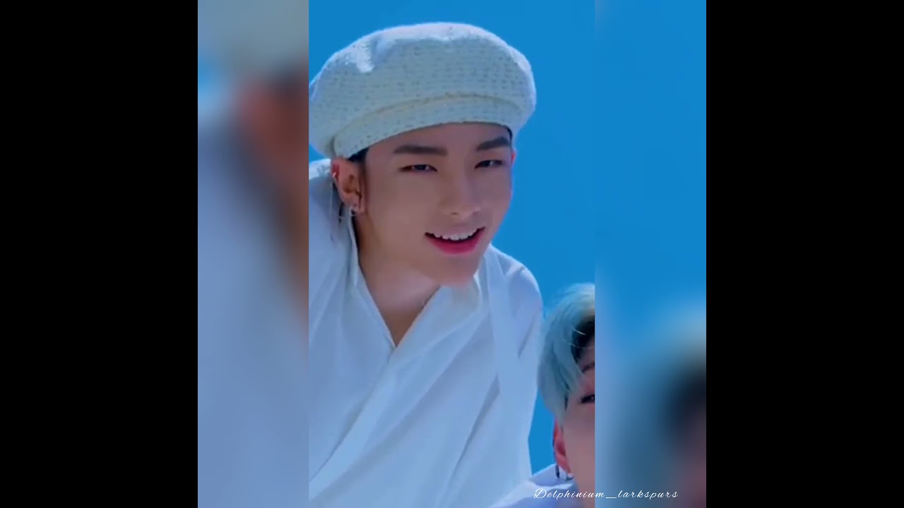 Find someone who can look at you the way Hyunjin looks at Felix😍#straykids #felix #hyunjin #hyunlix