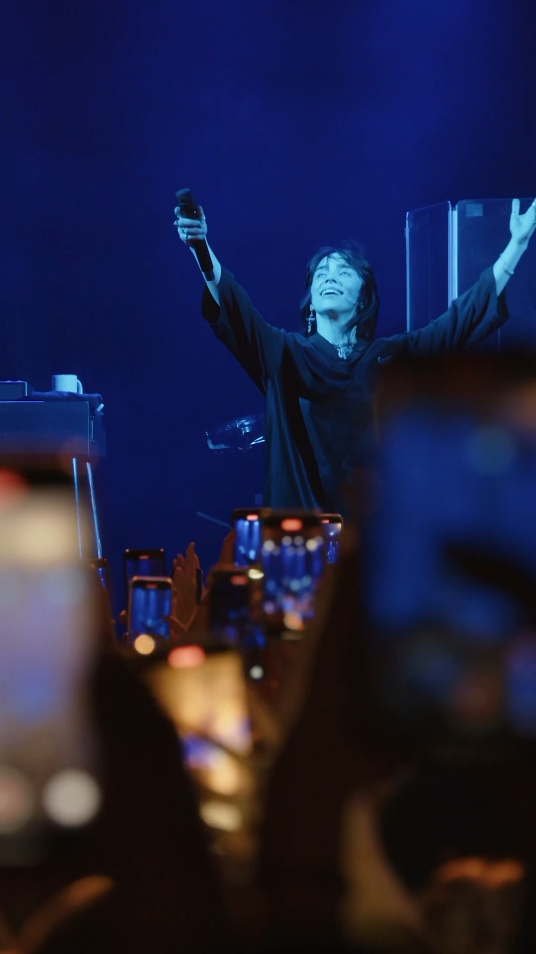 Watch Billie’s performance of “idontwannabeyouanymore” and “lovely” from Electric Ballroom, out now.