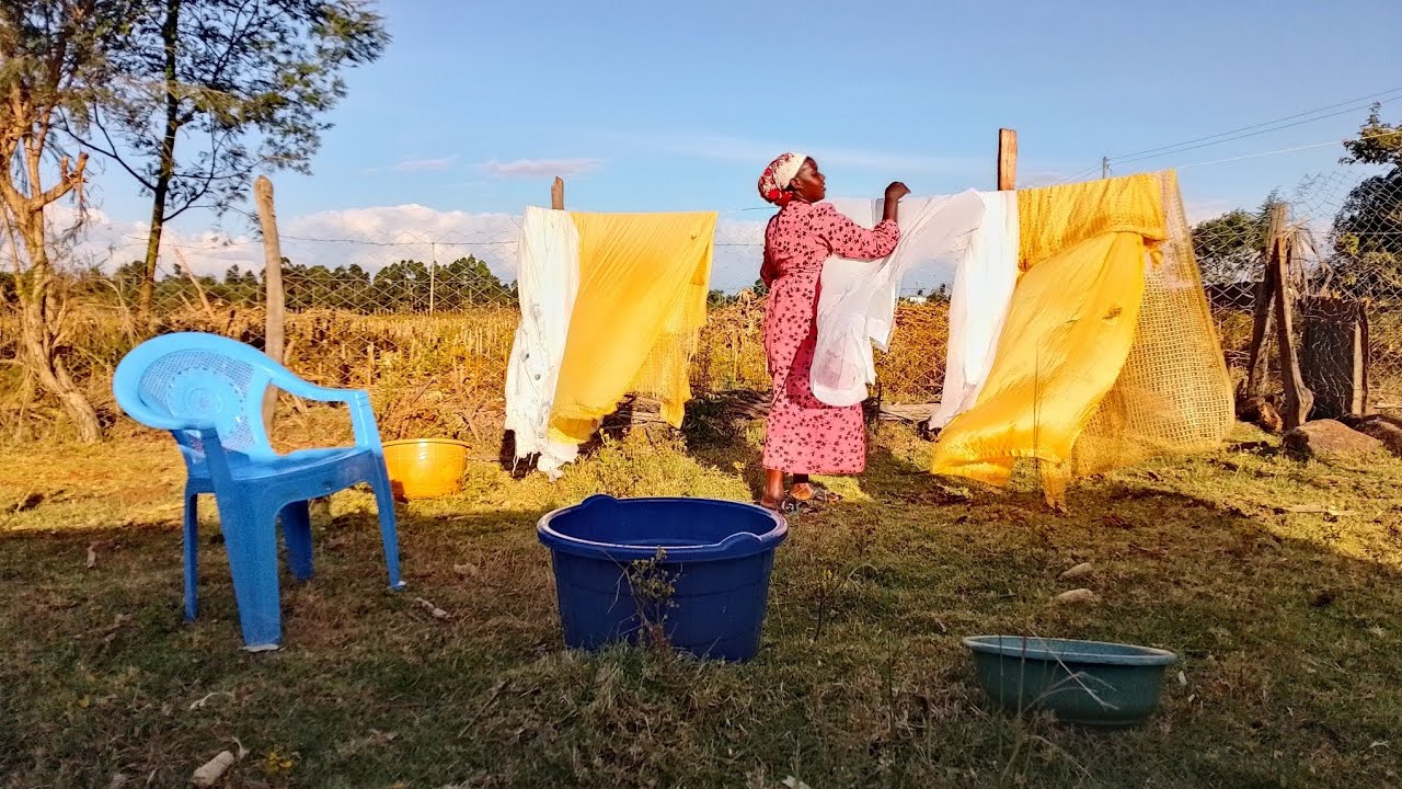 Village Daily Life: Laundry, Yard Work & Dinner