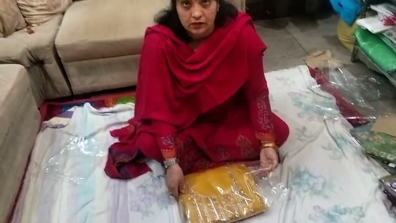 राधा स्वामी जी सभी को। आप सभी के लिए लेकर आए हैं पार्टी वियरसूट।