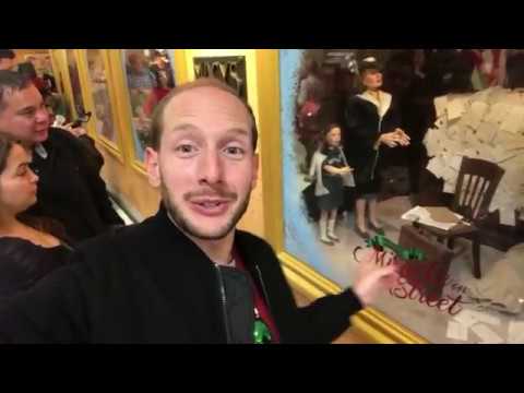 Video: In visita a Babbo Natale al Macy's Santaland di New York City