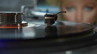 Bonnie Tyler - Total Eclipse Of The Heart (1983 Vinyl LP) - Technics 1200G / Audio-Technica AT33xMLD screenshot 1