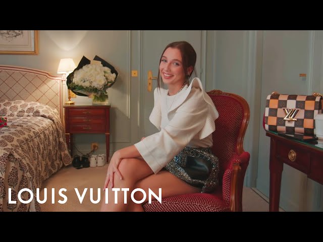 VIDEO Emma Chamberlain attends Paris Fashion Week 5 march 2019 show Louis  Vuitton 