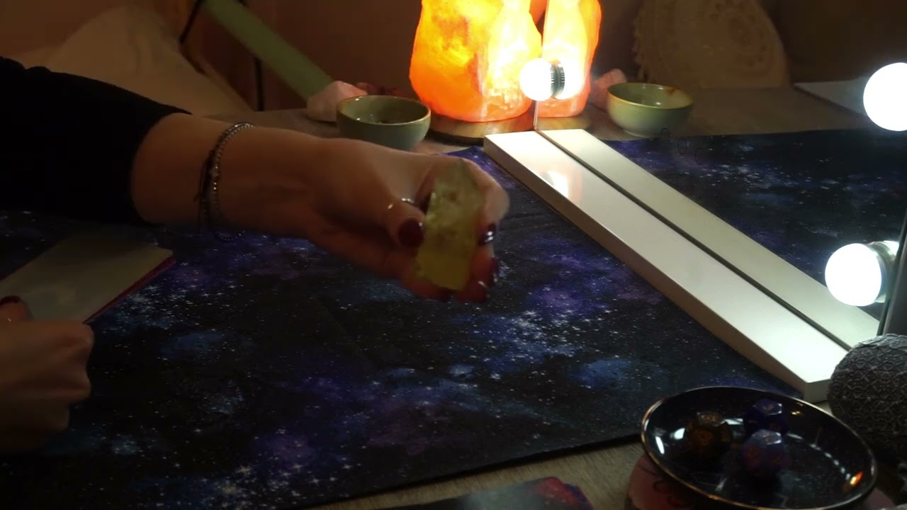 Τι κρυβεται πίσω απο τη σιωπή του ? ✨🌈🔮🤔 #ταρώ #tarotreading #ταρωπροβλεψη