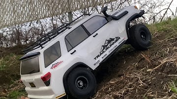 Element RC TrailRunner 4x4 First drive : Scale 1/10 RC Crawler : Mini 4Runner?