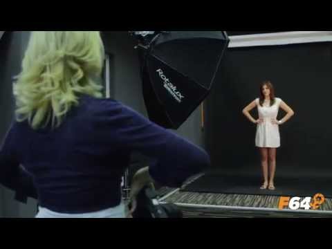 Video: Modelele De Dimensiuni Suplimentare Imită ședința Foto Kardashian