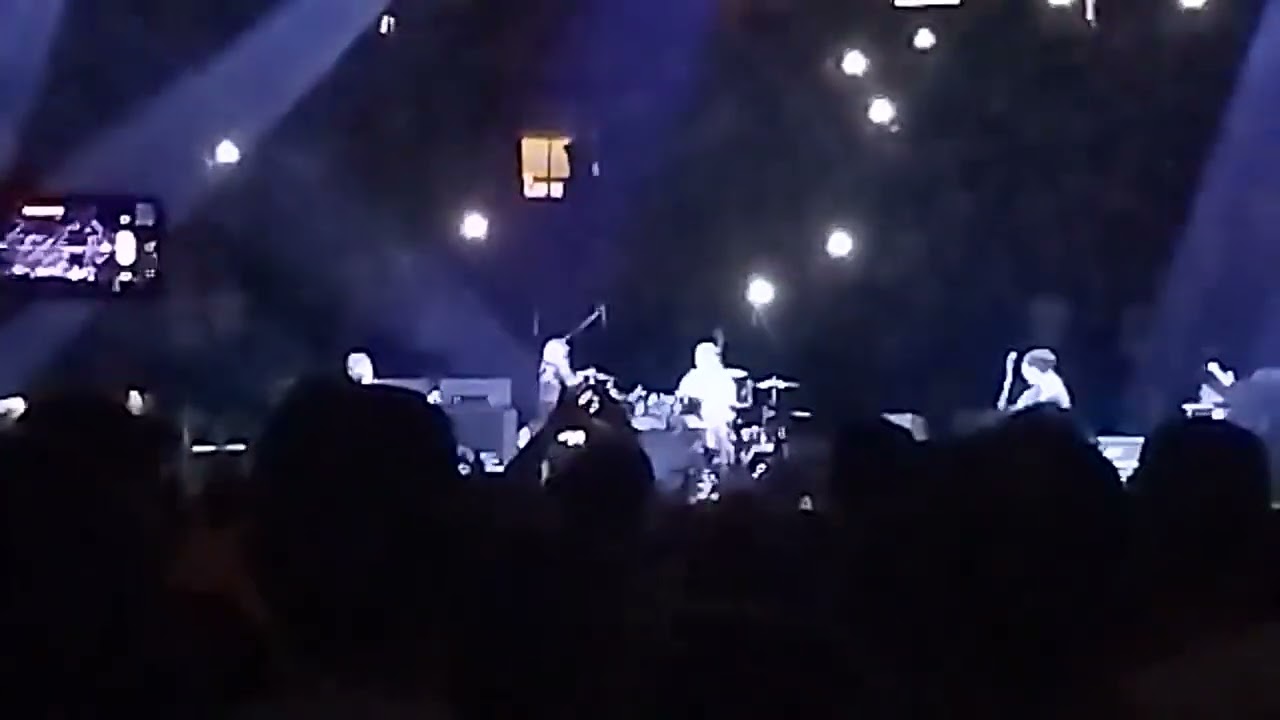 Sleduj Pearl Jam Purple Rain Madison Square Garden September 11, 2022 na YouTube