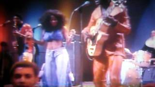 Video voorbeeld van "RUFUS & CHAKA KHAN- SINGING FOOLS PARADISE"