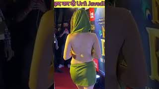 इस लडक क पस त कपड पहनन क ढग तक नह ह