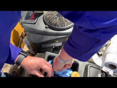 Video: Hvordan skifter du olje på en Kawasaki fr691v?