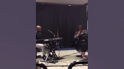 Andrea Wallace singing, "Love Me or Leave Me"